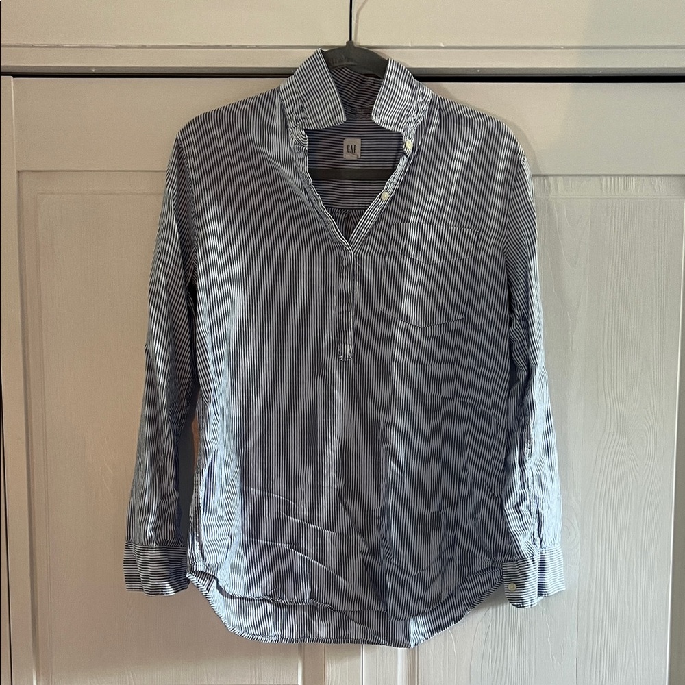 Gap blue and white stripe popover shirt
